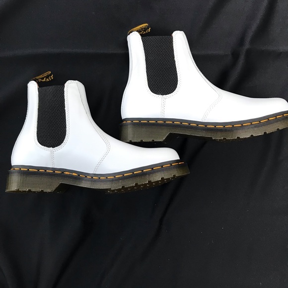New Dr. Martens White Leather “Softy-T” 2976 Chelsea Boots - Picture 10 of 16